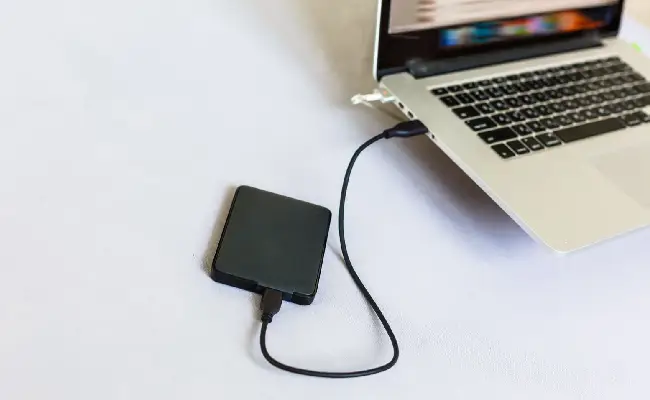 Imagen de boletín: Fiscalía abre instrucción por pornografía con utilización de niñas, niños o adolescentes