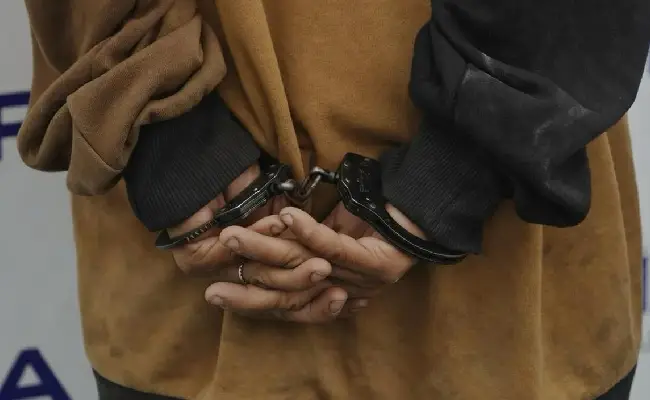 Imagen de boletín: Adolescente es sentenciado a 4 años de internamiento institucional como autor de violación