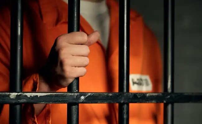 Imagen de boletín: Sentenciado a 19 años de prisión por violación