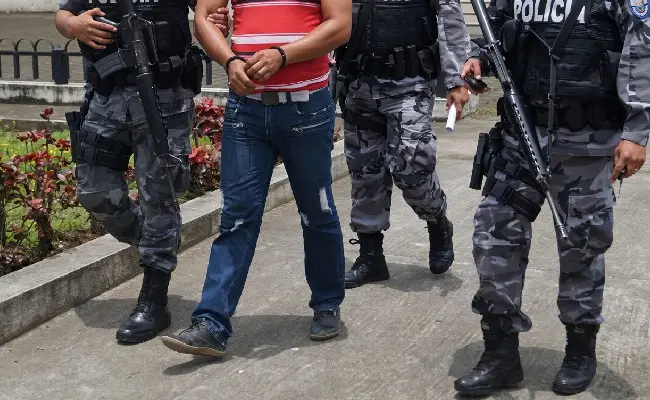Imagen del boletín: Prisión preventiva para 2 sospechosos de extorsionar a una pareja en Quevedo