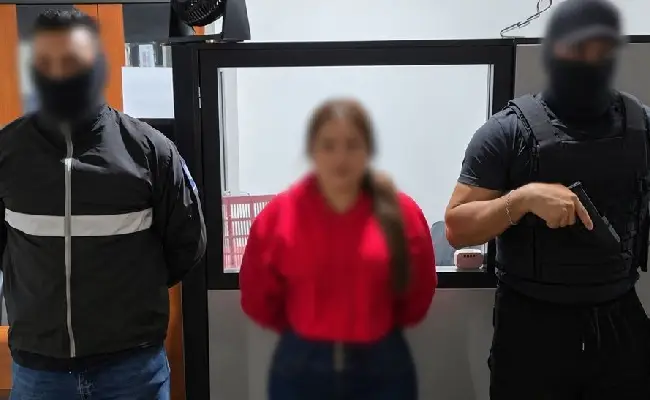 Imagen del boletín: Procesada por tráfico ilícito de armas tras un operativo en el suburbio de Guayaquil